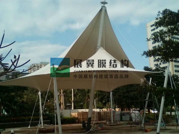 ?？谛∮螆@景觀膜結(jié)構(gòu)工程完工
